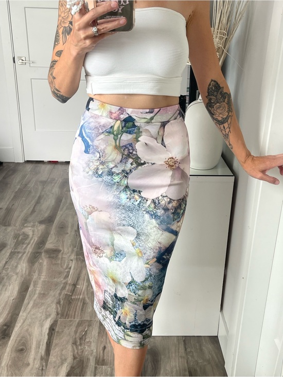 Ted Baker Dresses & Skirts - Ted Baker - Floral Print High-Waist Pencil Skirt